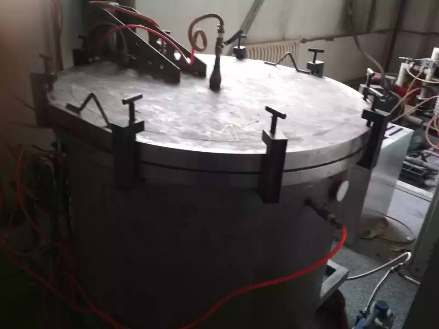 西建大氣氛爐
