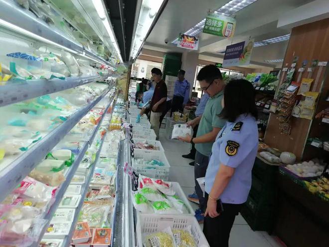 嚴(yán)查銷售過期、質(zhì)檢不合格食品，守護(hù)舌尖上的安全